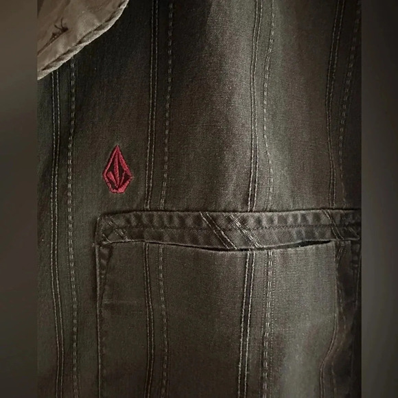 AFFLICTION ~ Men’s button up short sleeve distressed look shirt size L - Picture 7 of 9